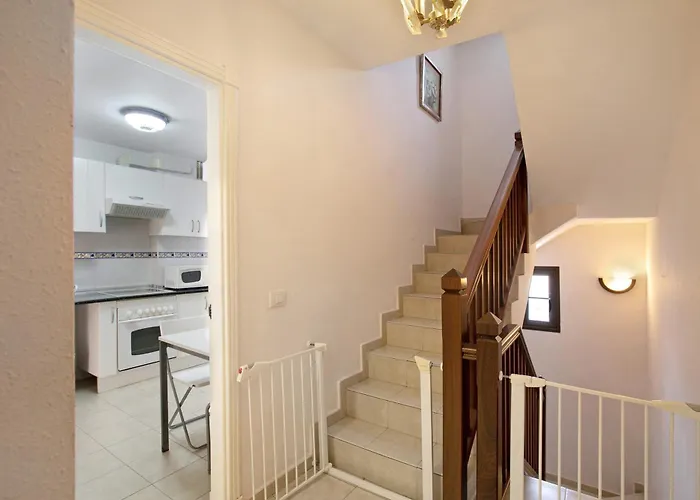 Casa Fanabe Precioso Adosado 아데제