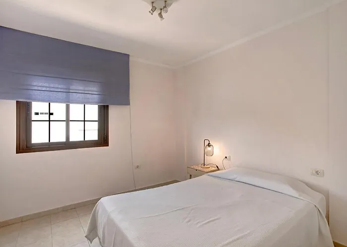 Casa Fanabe Precioso Adosado * אדחה