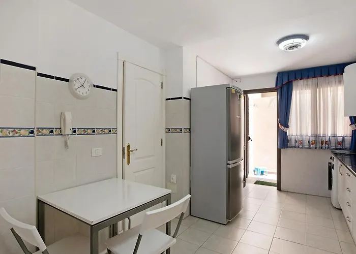 Casa Fanabe Precioso Adosado * אדחה